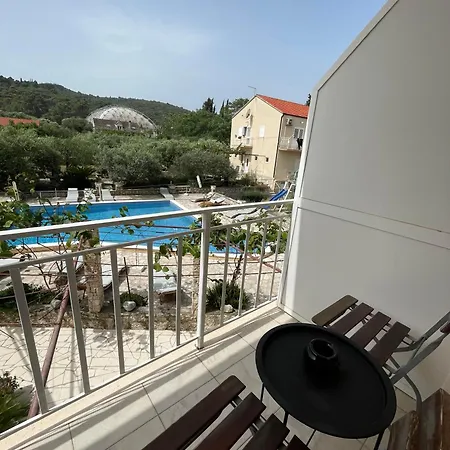 Dreamy Horizon Pool Bedroom 7 *